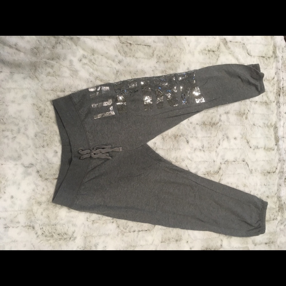VS PINK cropped sweatpants Size Small